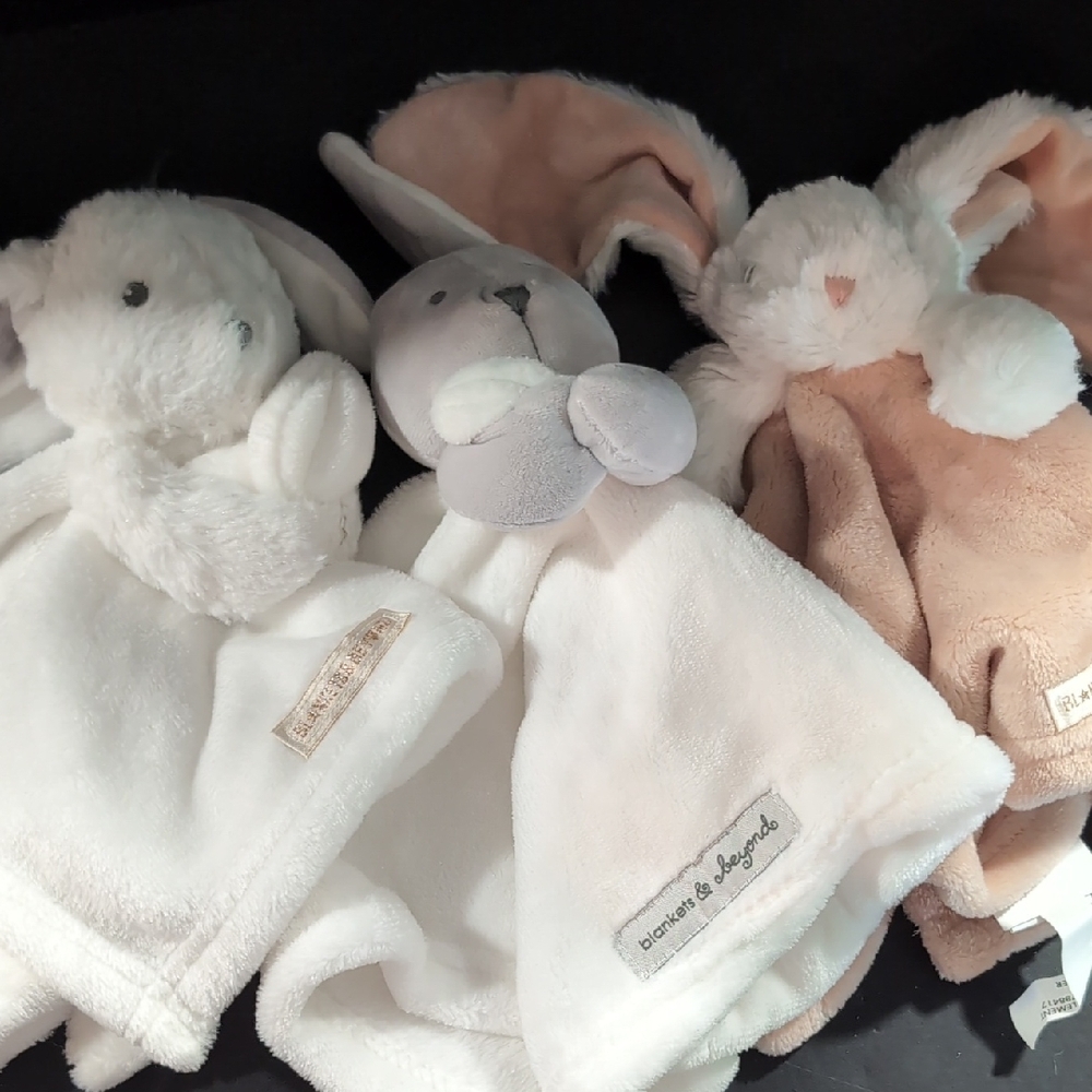 Lot Of 3 Blankets And Beyond Plush Baby Toys.